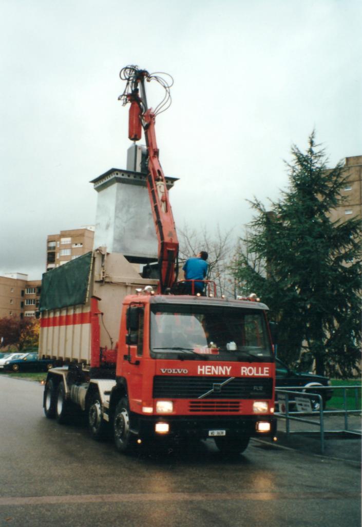 Novembre 2000 : camion-grue en action